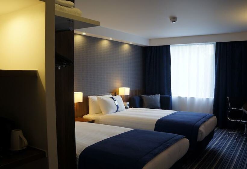 Standard Room, Holiday Inn Express Earls Court, An Ihg