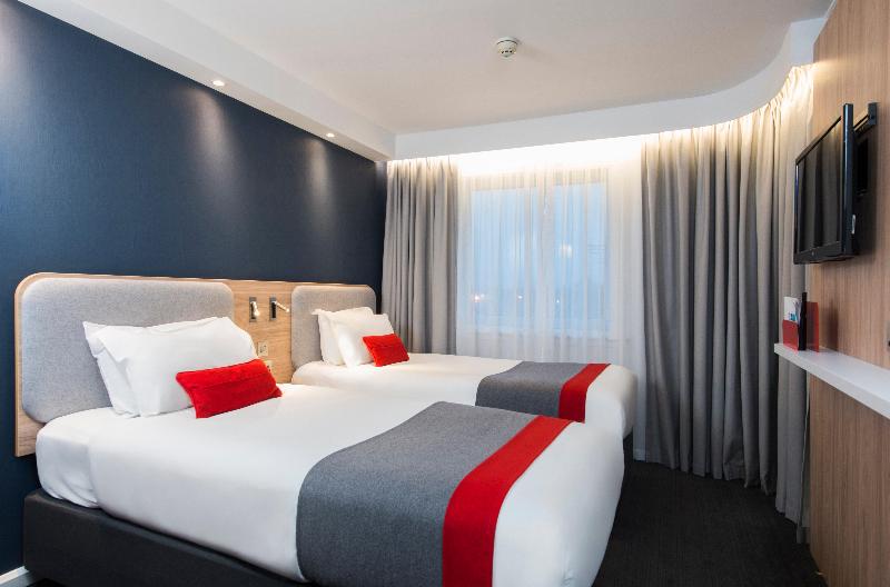 اتاق استاندارد, Holiday Inn Express Milton Keynes, An Ihg