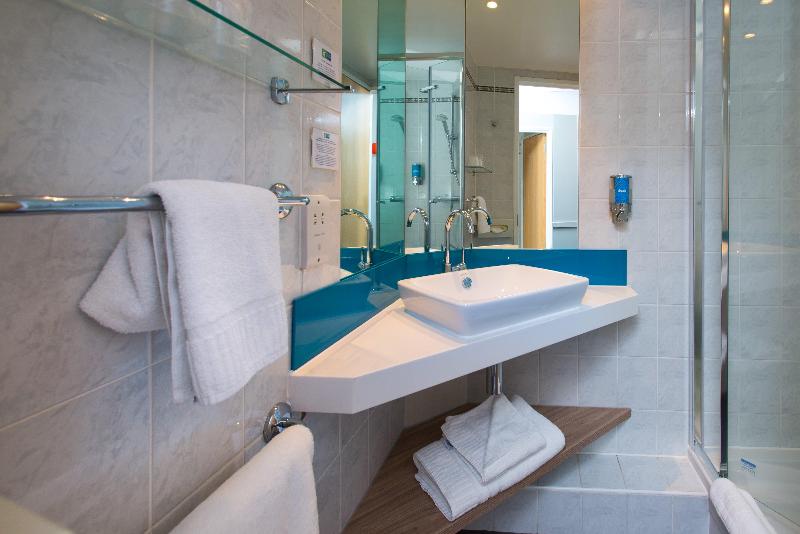 اتاق استاندارد, Holiday Inn Express Milton Keynes, An Ihg