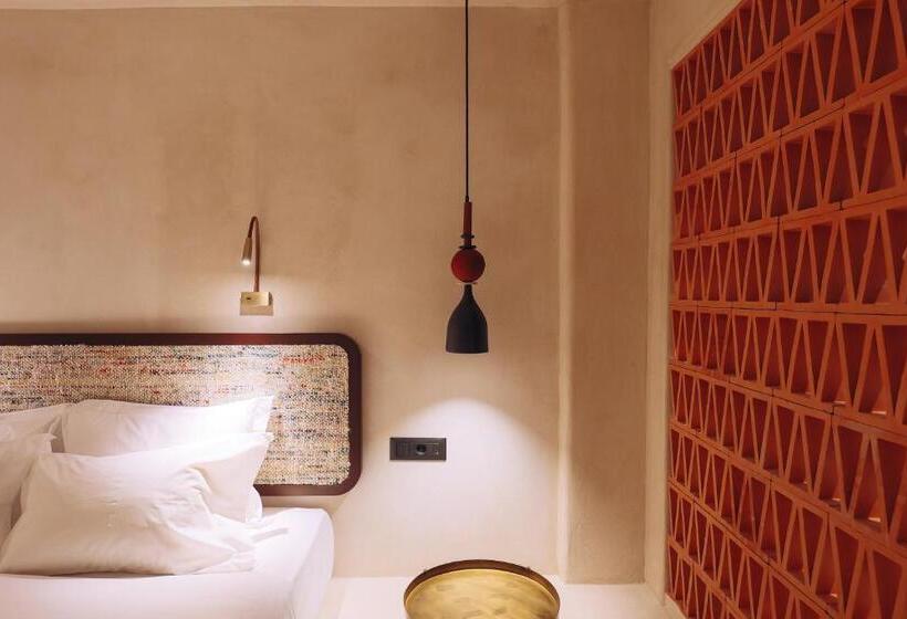 سوییت با چشم‌انداز استخر, Meroviglia Boutique