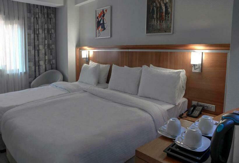 اتاق استاندارد سه نفره, Orka Royal Hotel & Spa