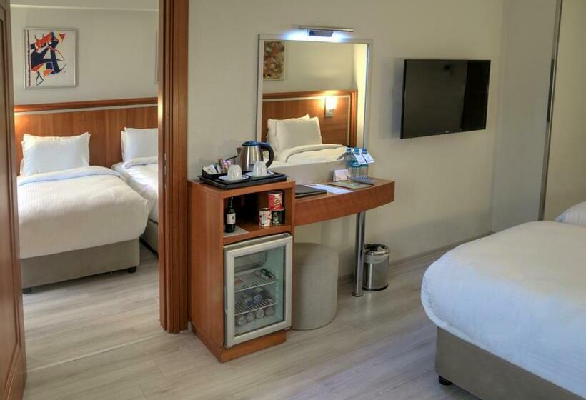 اتاق خانوادگی تودرتو, Orka Royal Hotel & Spa