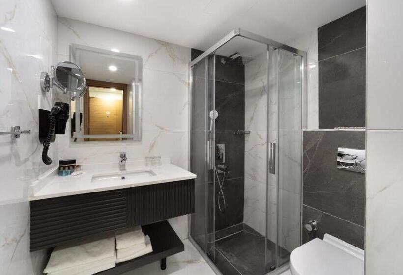 اتاق استاندارد سه نفره, Orka Royal Hotel & Spa