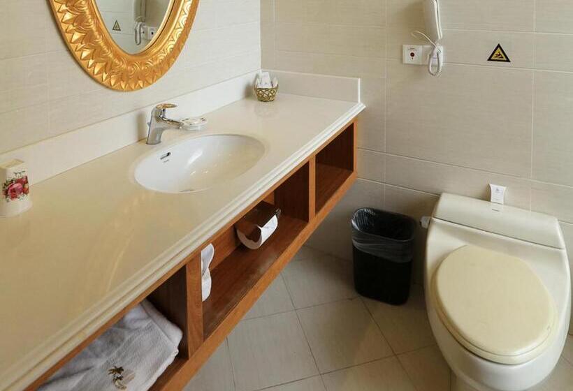 اتاق لوکس با چشم‌انداز دریا, Palm Beach Resort & Spa