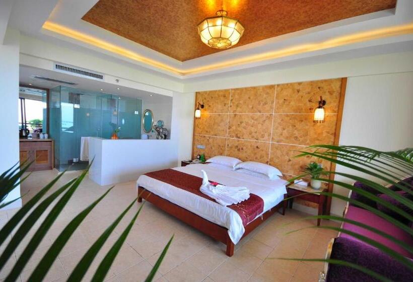 Deluxe Suite Sea View, Palm Beach Resort & Spa