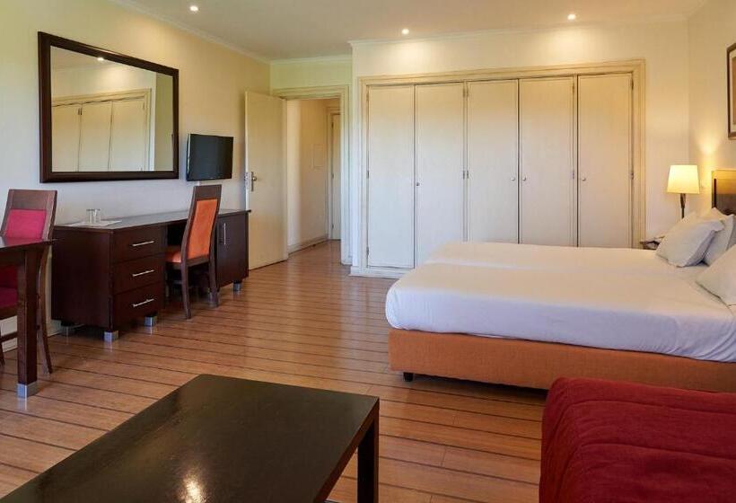 سوئیت جونیور با چشم‌انداز باغ, The Navigator - Palm Oasis Alvor - All Inclusive