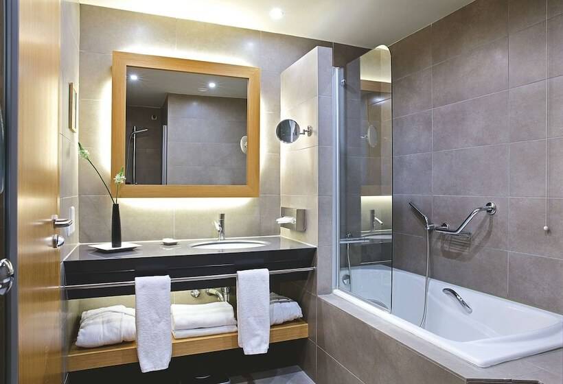 سوییت خانوادگی, Lazart Hotel, Trademark Collection By Wyndham