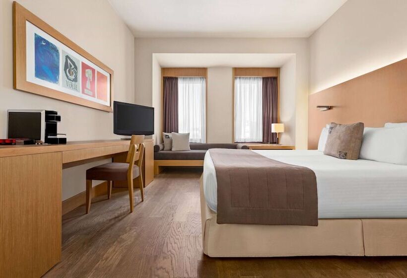 سوییت خانوادگی, Lazart Hotel, Trademark Collection By Wyndham