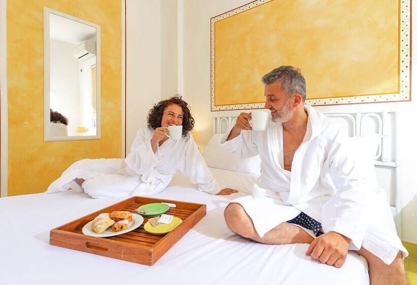 标准三人间, Unahotels Club Hotel Ancora