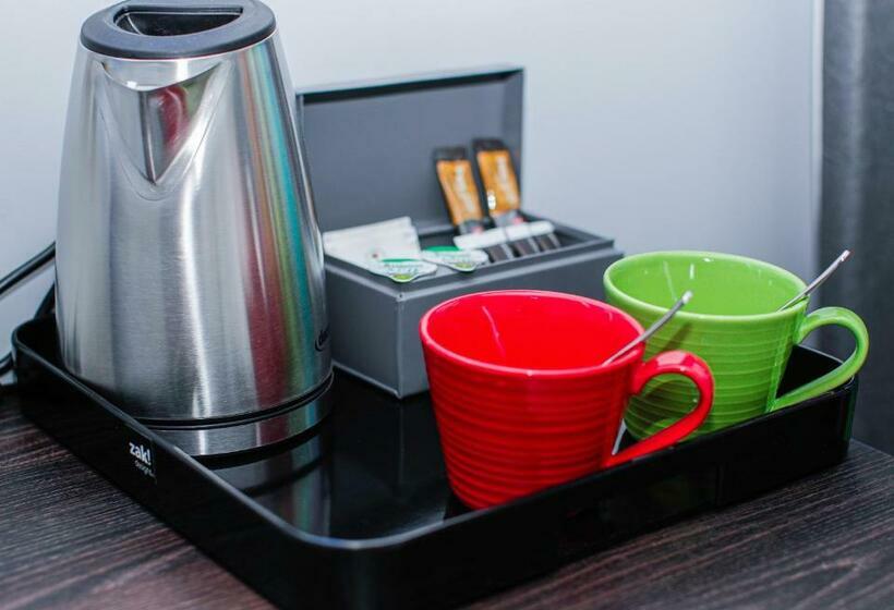 اتاق استاندارد, Village Hotel Birmingham Walsall