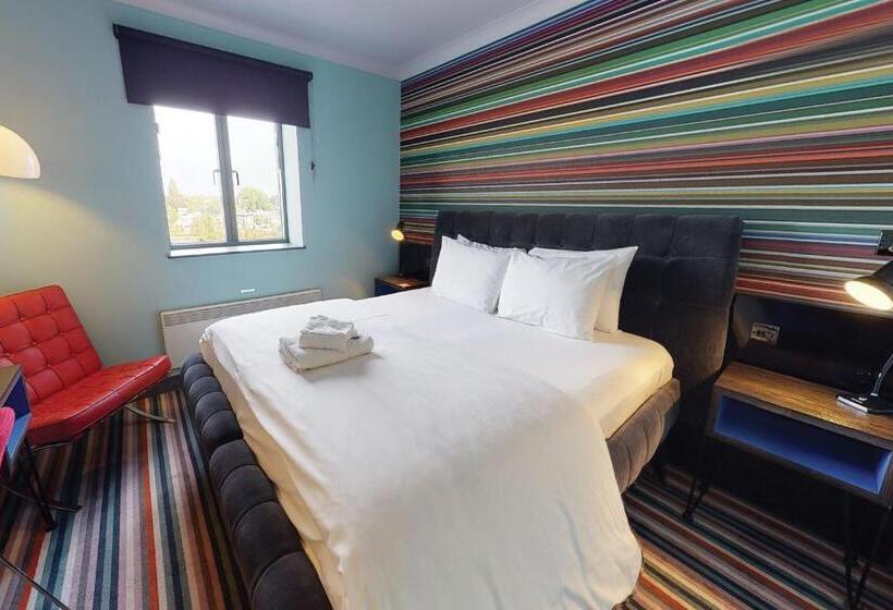 اتاق استاندارد, Village Hotel Birmingham Walsall