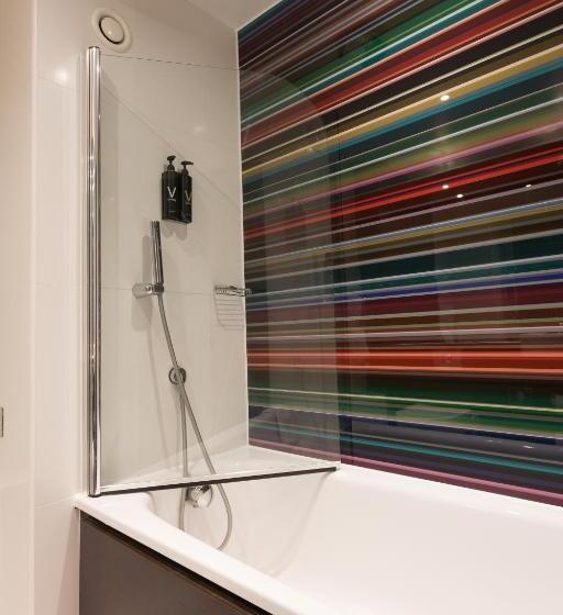 اتاق کلاب, Village Hotel Birmingham Walsall