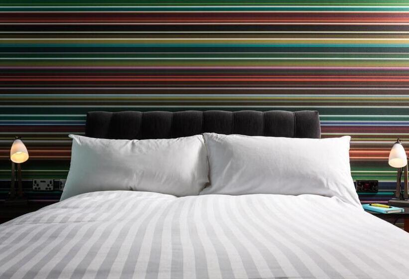 اتاق کلاب, Village Hotel Birmingham Walsall