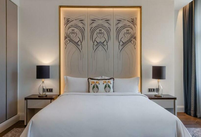 اتاق دلوکس با تخت کینگ و چشم‌انداز شهر, Matild Palace, A Luxury Collection