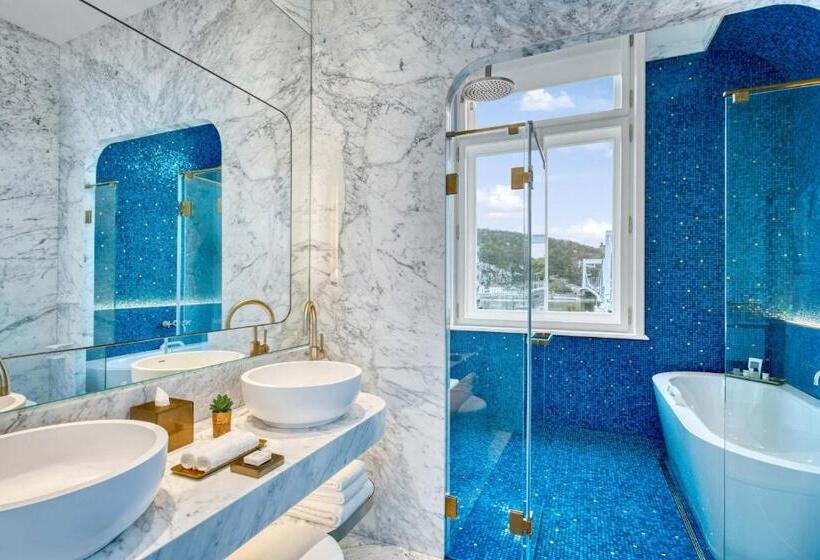 اتاق استاندارد با تخت بزرگ, Matild Palace, A Luxury Collection