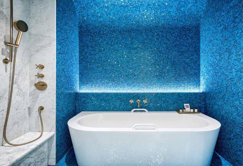 اتاق دلوکس با تخت کینگ و چشم‌انداز شهر, Matild Palace, A Luxury Collection