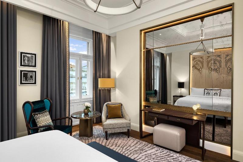 اتاق استاندارد با تخت بزرگ, Matild Palace, A Luxury Collection