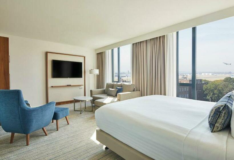 اتاق پرمیوم, Courtyard By Marriott London Heathrow Airport