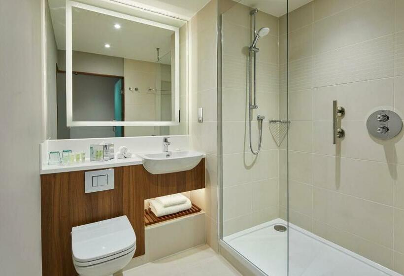 اتاق استاندارد, Courtyard By Marriott London Heathrow Airport