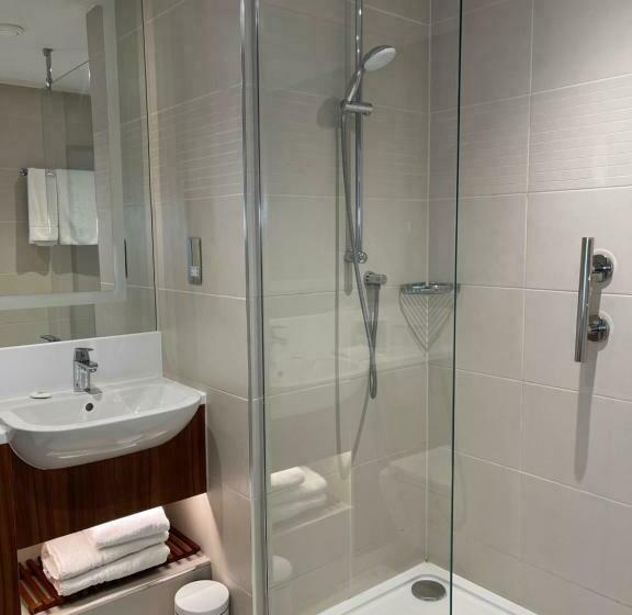 اتاق استاندارد, Courtyard By Marriott London Heathrow Airport