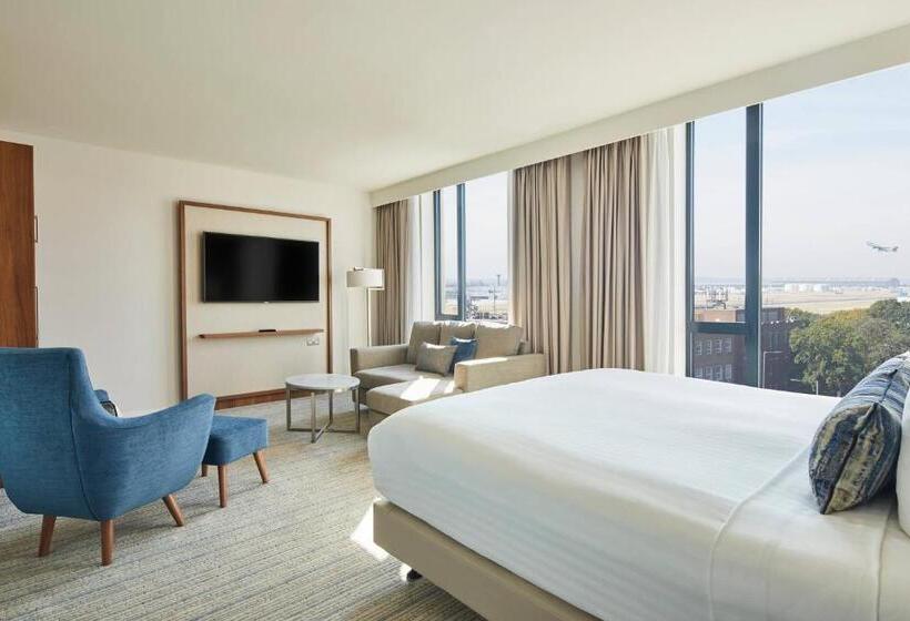 اتاق پرمیوم, Courtyard By Marriott London Heathrow Airport