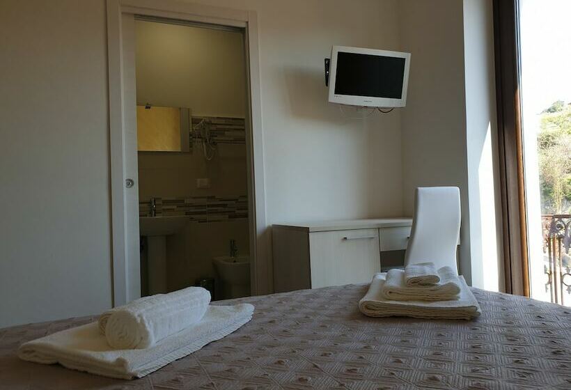 اتاق استاندارد با چشم‌انداز کوهستان, Giò Rooms