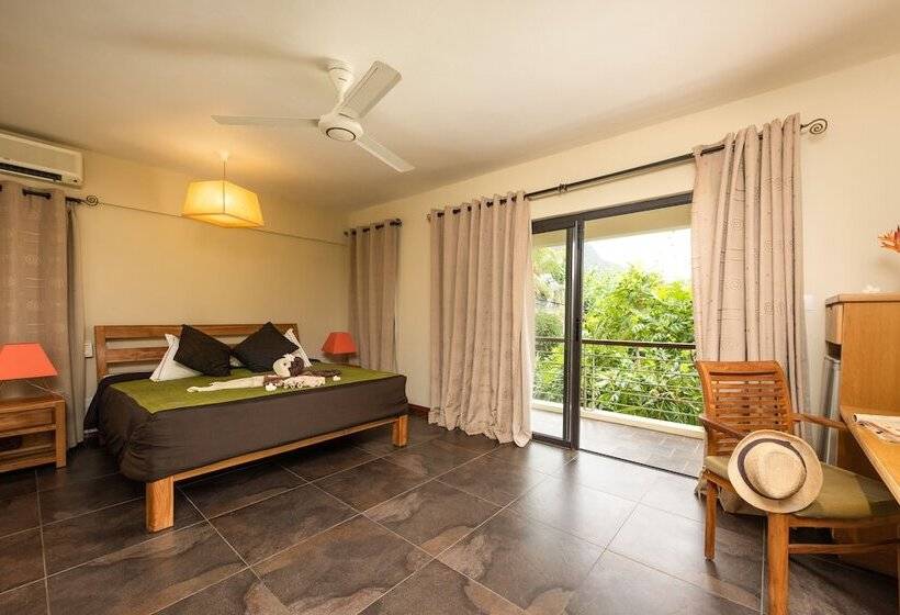 اتاق سوپریور با چشم‌انداز دریا, Happy Days Guest House