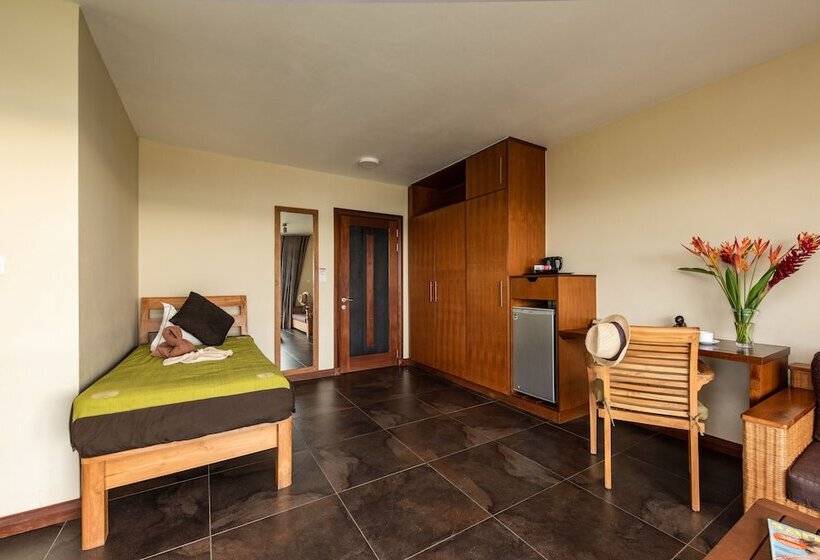 اتاق لوکس با چشم‌انداز, Happy Days Guest House