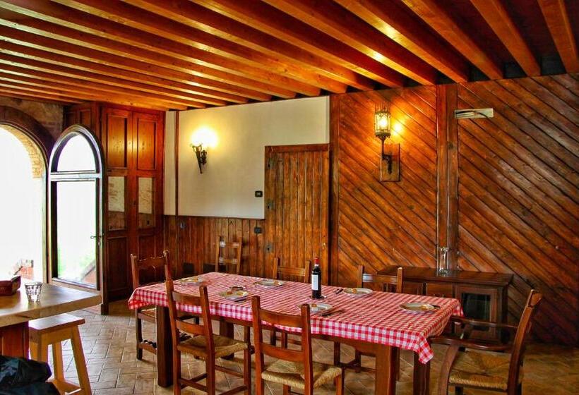 ویلای 1 خوابه, Medieval Relais   Top Location