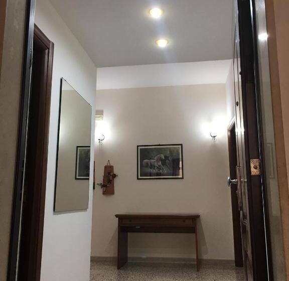 اتاق استاندارد با سرویس بهداشتی مشترک, B&b Crotone