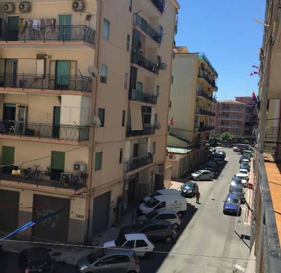 اتاق استاندارد چهارنفره با سرویس بهداشتی مشترک, B&b Crotone