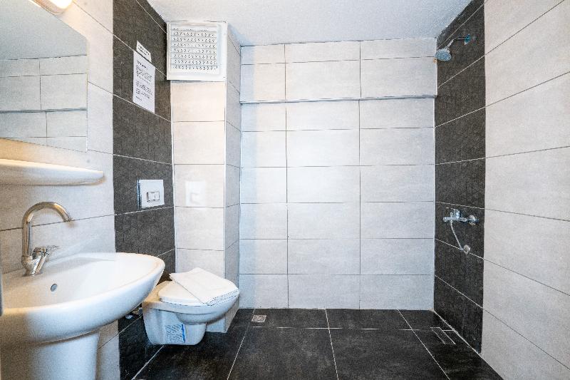 استودیوی استاندارد, Grand Villa Sol Apart