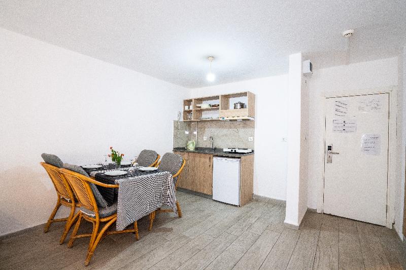استودیوی استاندارد, Grand Villa Sol Apart