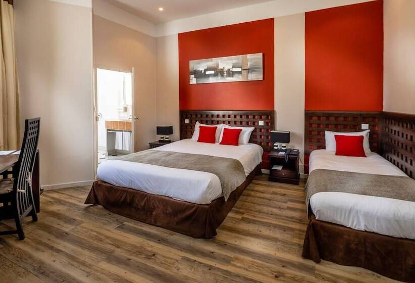 اتاق خانوادگی, Best Western Le Comtadin