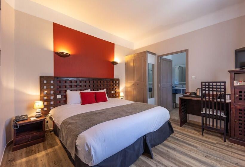 Quarto Comfort, Best Western Le Comtadin