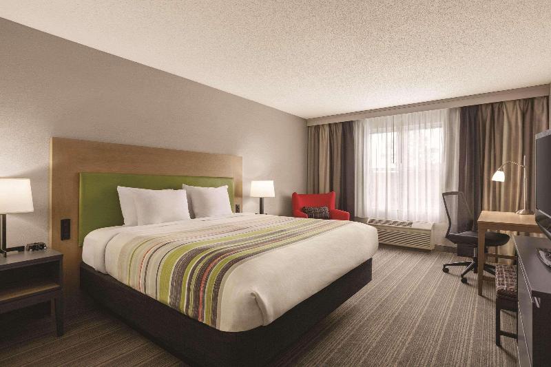 اتاق استاندارد با تخت بزرگ برای معلولان, Country Inn & Suites By Radisson, Beaufort West, Sc