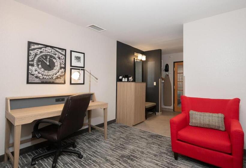 سوئیت با تخت بزرگ, Country Inn & Suites By Radisson, Bloomingtonnormal Airport, Il