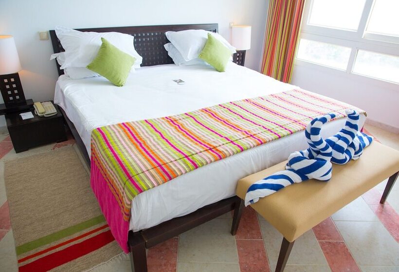 庭の見える１ベッドルームアパートメント, Golden Tulip Taj Sultan Resort