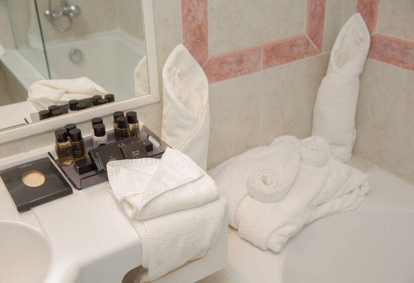 庭の見える１ベッドルームアパートメント, Golden Tulip Taj Sultan Resort