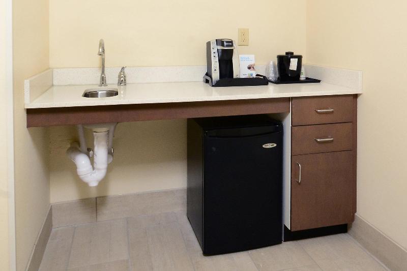 سوئیت برای معلولان, Holiday Inn Express & Suites Raleigh Durham Airport At Rtp, An Ihg