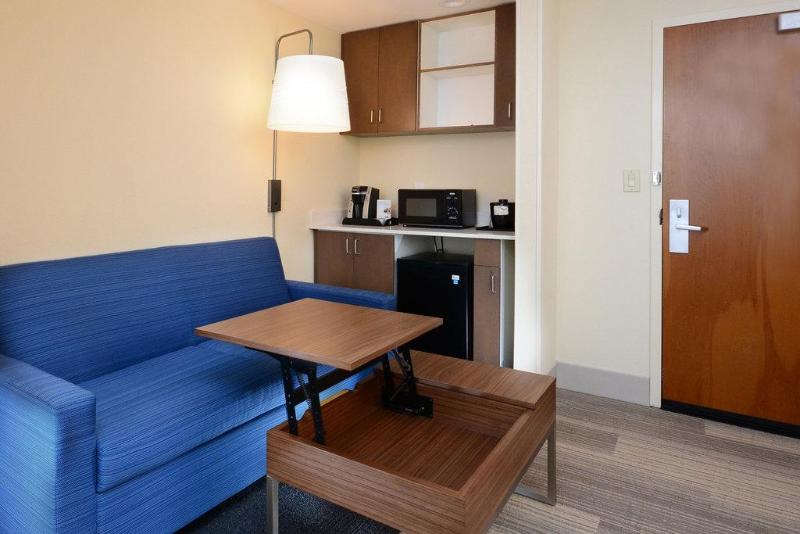 سوئیت با تخت بزرگ, Holiday Inn Express & Suites Raleigh Durham Airport At Rtp, An Ihg