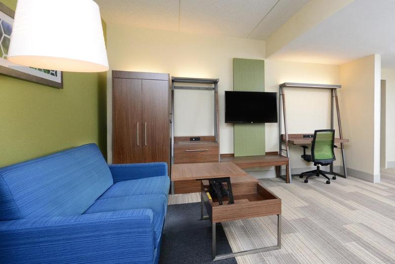 سوئیت با تخت بزرگ, Holiday Inn Express & Suites Raleigh Durham Airport At Rtp, An Ihg