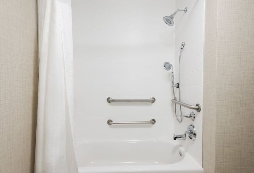 سوئیت برای معلولان, Holiday Inn Express & Suites   Columbus Airport East, An Ihg