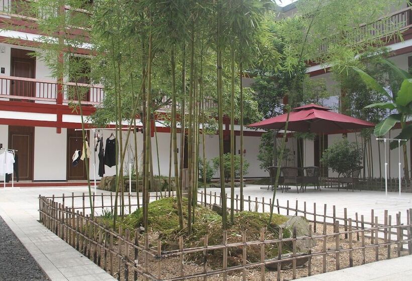 اتاق خانوادگی, Hunan New Pipaxi