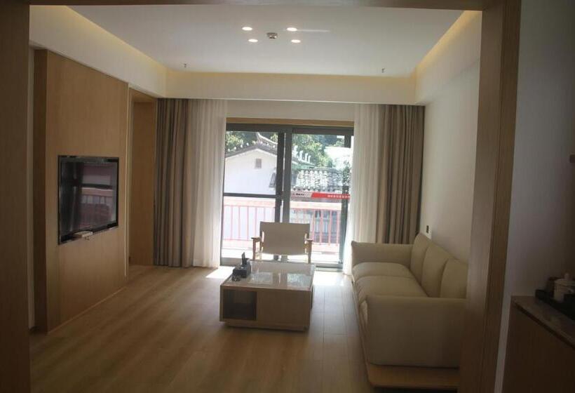 سوییت لوکس, Hunan New Pipaxi