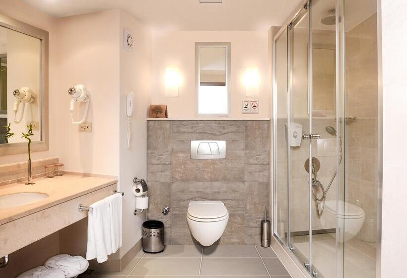 اتاق استاندارد با چشم‌انداز دریا, Korumar Hotel Deluxe
