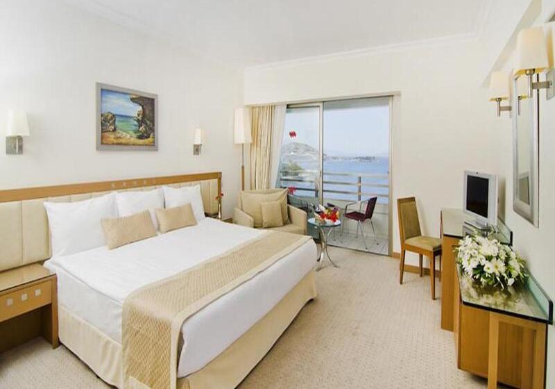 اتاق استاندارد با چشم‌انداز دریا, Korumar Hotel Deluxe