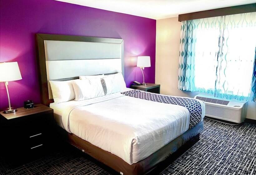 Suite, La Quinta Inn & Suites By Wyndham Pharr North Mcallen