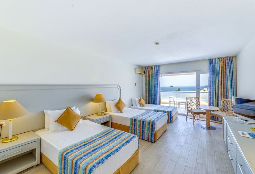 اتاق استاندارد در طبقه همکف, The Grand Blue Sky International  All Inclusive
