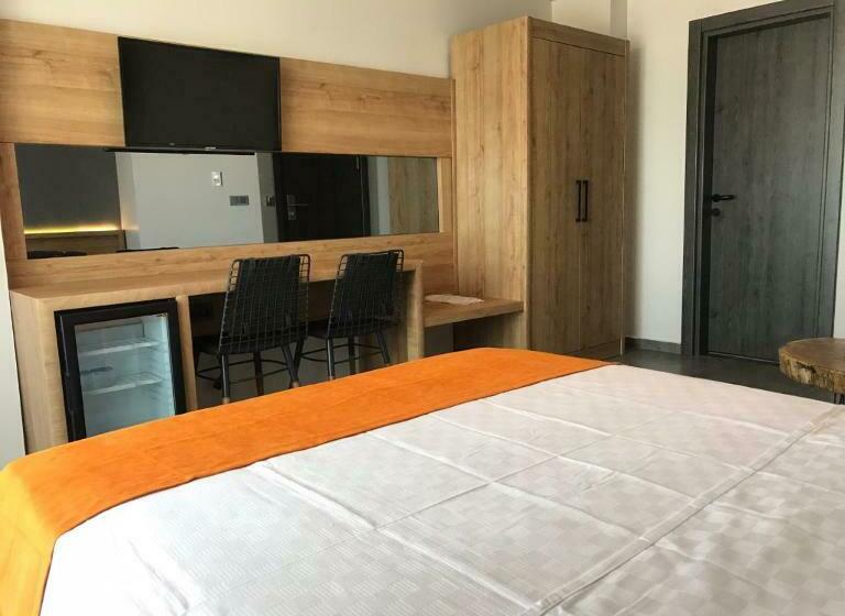 اتاق لوکس با بالکن و چشم‌انداز دریا, Csk Otel